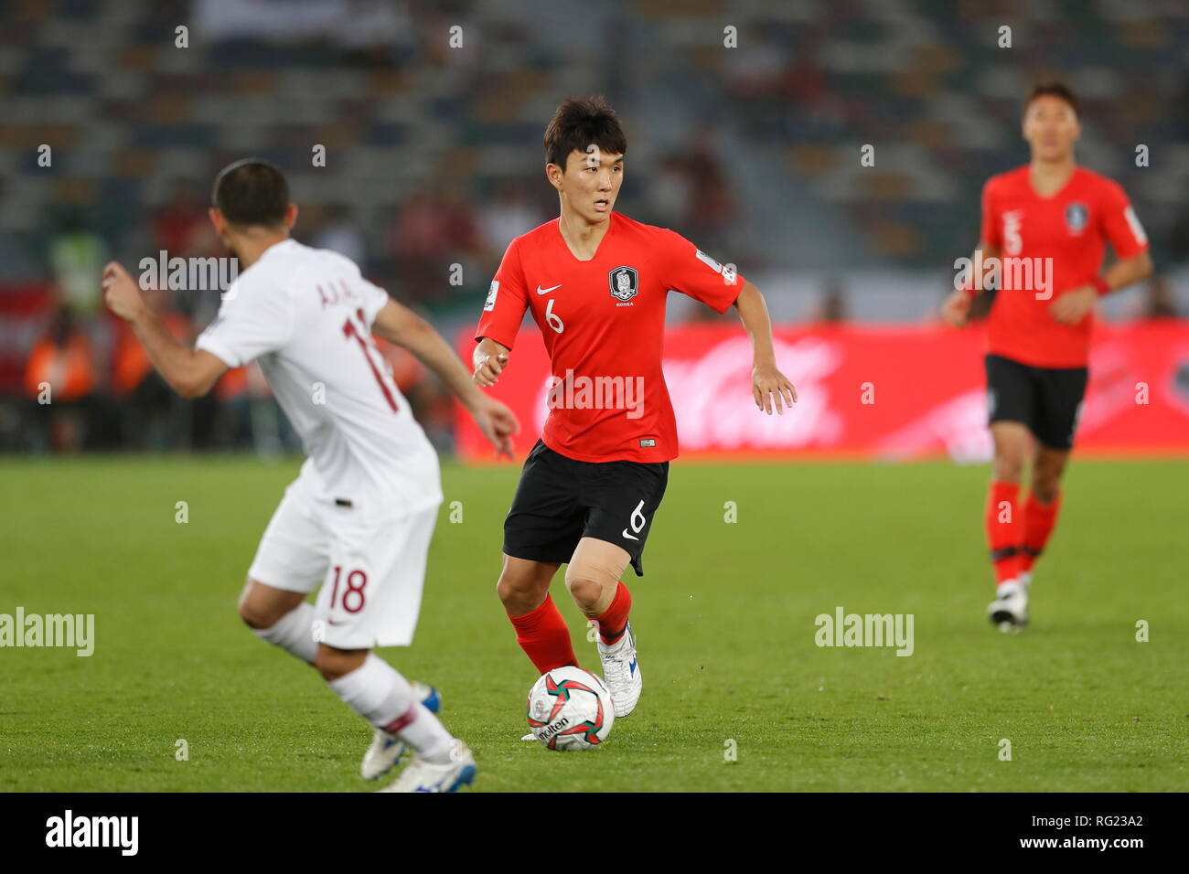 Hwang In Beom (KOR), 25 gennaio 2019 - Calcio : AFC Coppa d'asia emirati arabi uniti 2019 quaterfinals match tra Corea 0-1 Qatar all'Zayed Sport City Stadium di Abu Dhabi, negli Emirati Arabi Uniti. (Foto di Mutsu Kawamori/AFLO) [3604] Foto Stock