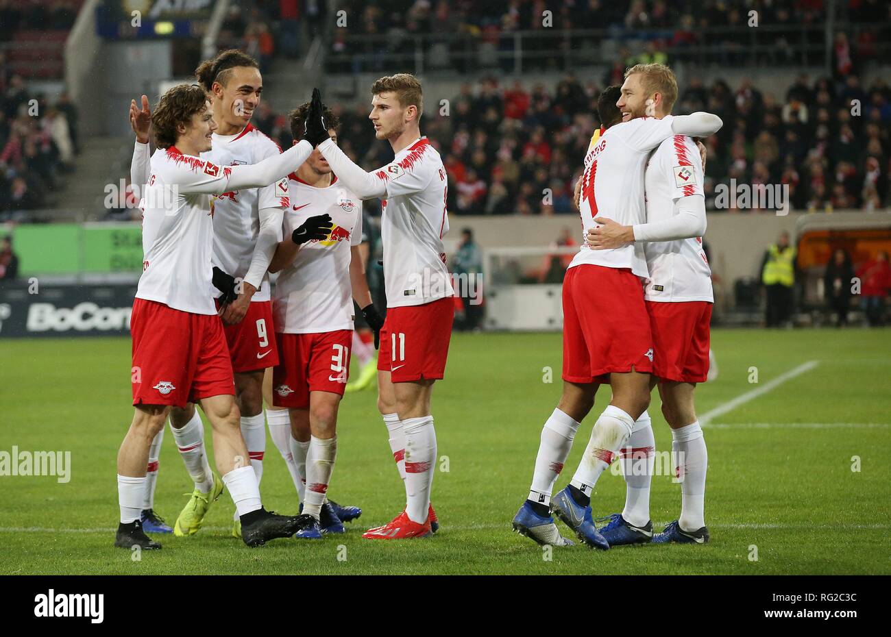 Dusseldorf, Deutschland. 27 gennaio, 2019. firo: 27.01.2019, calcio, 1.Bundesliga, stagione 2018/2019, Fortuna Dusseldorf - RB Leipzig giubilo per LAIMER 0: 4 Leipzig | Utilizzo di credito in tutto il mondo: dpa/Alamy Live News Foto Stock