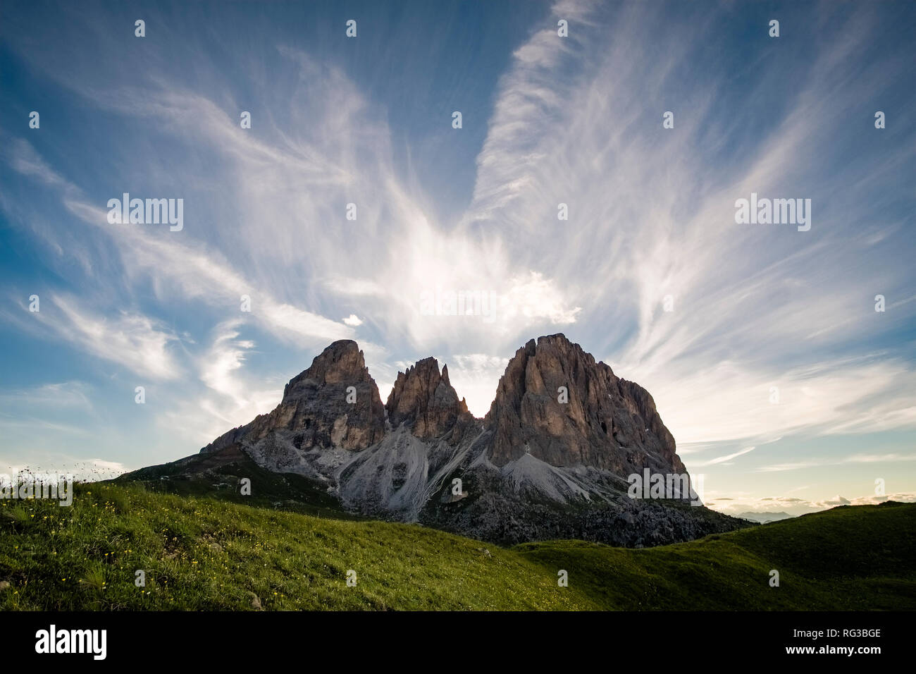 Vista sul Sassolungo, sul Sassolungo o gruppo Sassolungo dal Passo Sella, Sellajoch, Passo Sella Foto Stock