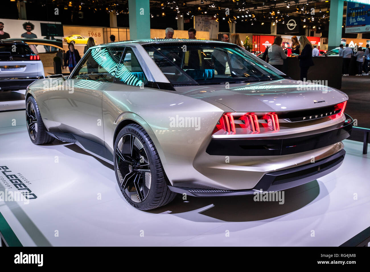 Bruxelles - Jan 18, 2019: Peugeot e-Legenda autonoma retrò concept car presentati presso la 97Bruxelles Motor Show 2019 Autosalon. Foto Stock