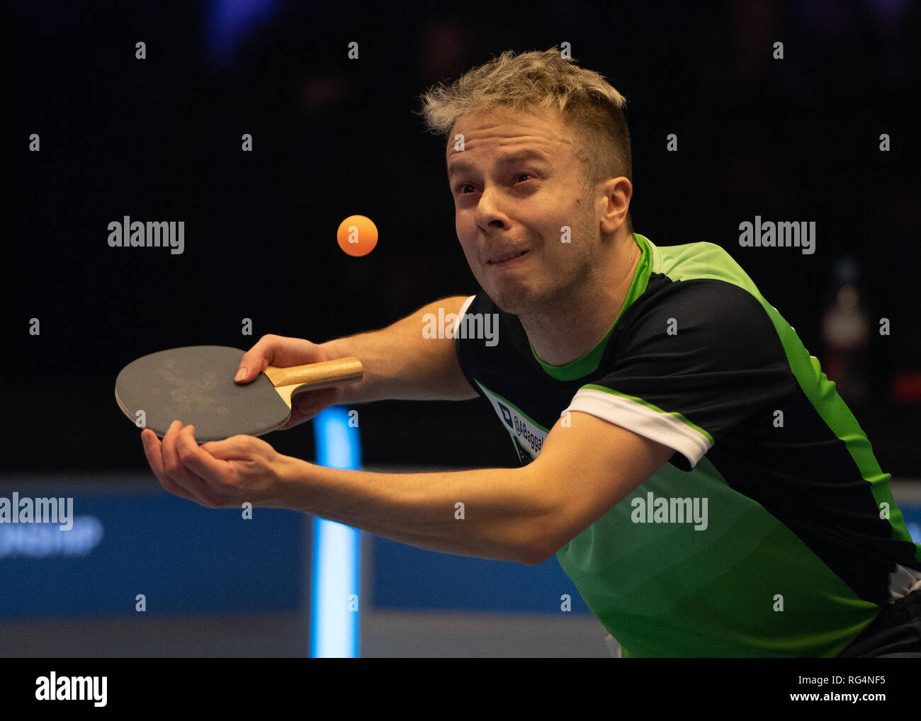 Londra, Regno Unito. 27 gennaio, 2019. Andrew Baggaley (ITA) contro Wang Shibo (CHN) in Finale Betvictor durante il Campionato del Mondo di Ping Pong - 2019 tournament - ultimi 16 knockout stage presso Alexander Palace di Domenica, 27 gennaio 2019. Londra Inghilterra. (Solo uso editoriale, è richiesta una licenza per uso commerciale. Nessun uso in scommesse, giochi o un singolo giocatore/club/league pubblicazioni.) Credito: Taka G Wu/Alamy News Credito: Taka Wu/Alamy Live News Foto Stock