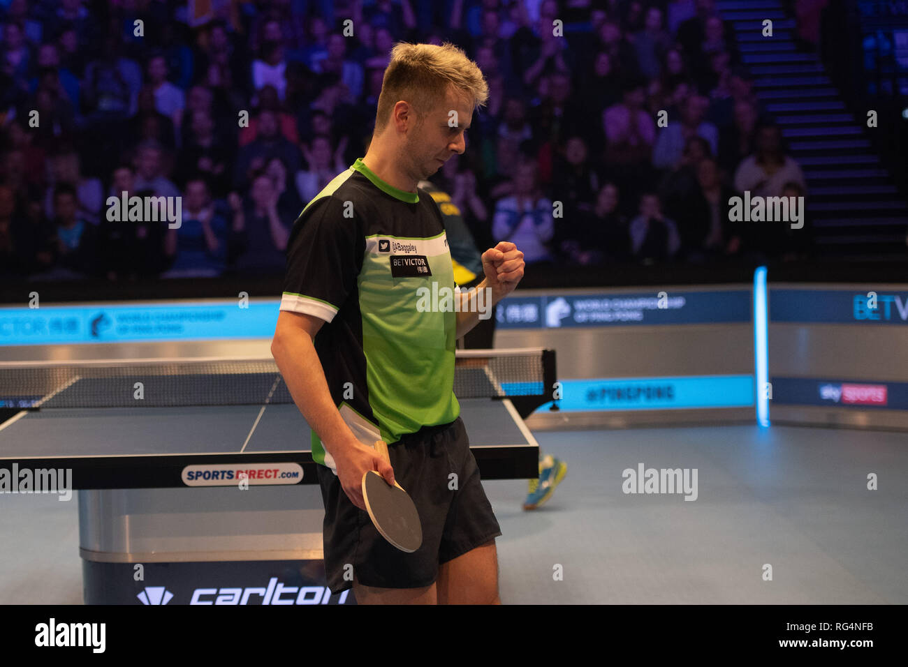 Londra, Regno Unito. 27 gennaio, 2019. Andrew Baggaley (ITA) contro Wang Shibo (CHN) in Finale Betvictor durante il Campionato del Mondo di Ping Pong - 2019 tournament - ultimi 16 knockout stage presso Alexander Palace di Domenica, 27 gennaio 2019. Londra Inghilterra. (Solo uso editoriale, è richiesta una licenza per uso commerciale. Nessun uso in scommesse, giochi o un singolo giocatore/club/league pubblicazioni.) Credito: Taka G Wu/Alamy News Credito: Taka Wu/Alamy Live News Foto Stock
