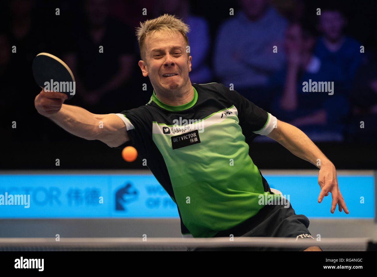 Londra, Regno Unito. 27 gennaio, 2019. Andrew Baggaley (ITA) contro Wang Shibo (CHN) in Finale Betvictor durante il Campionato del Mondo di Ping Pong - 2019 tournament - ultimi 16 knockout stage presso Alexander Palace di Domenica, 27 gennaio 2019. Londra Inghilterra. (Solo uso editoriale, è richiesta una licenza per uso commerciale. Nessun uso in scommesse, giochi o un singolo giocatore/club/league pubblicazioni.) Credito: Taka G Wu/Alamy News Credito: Taka Wu/Alamy Live News Foto Stock