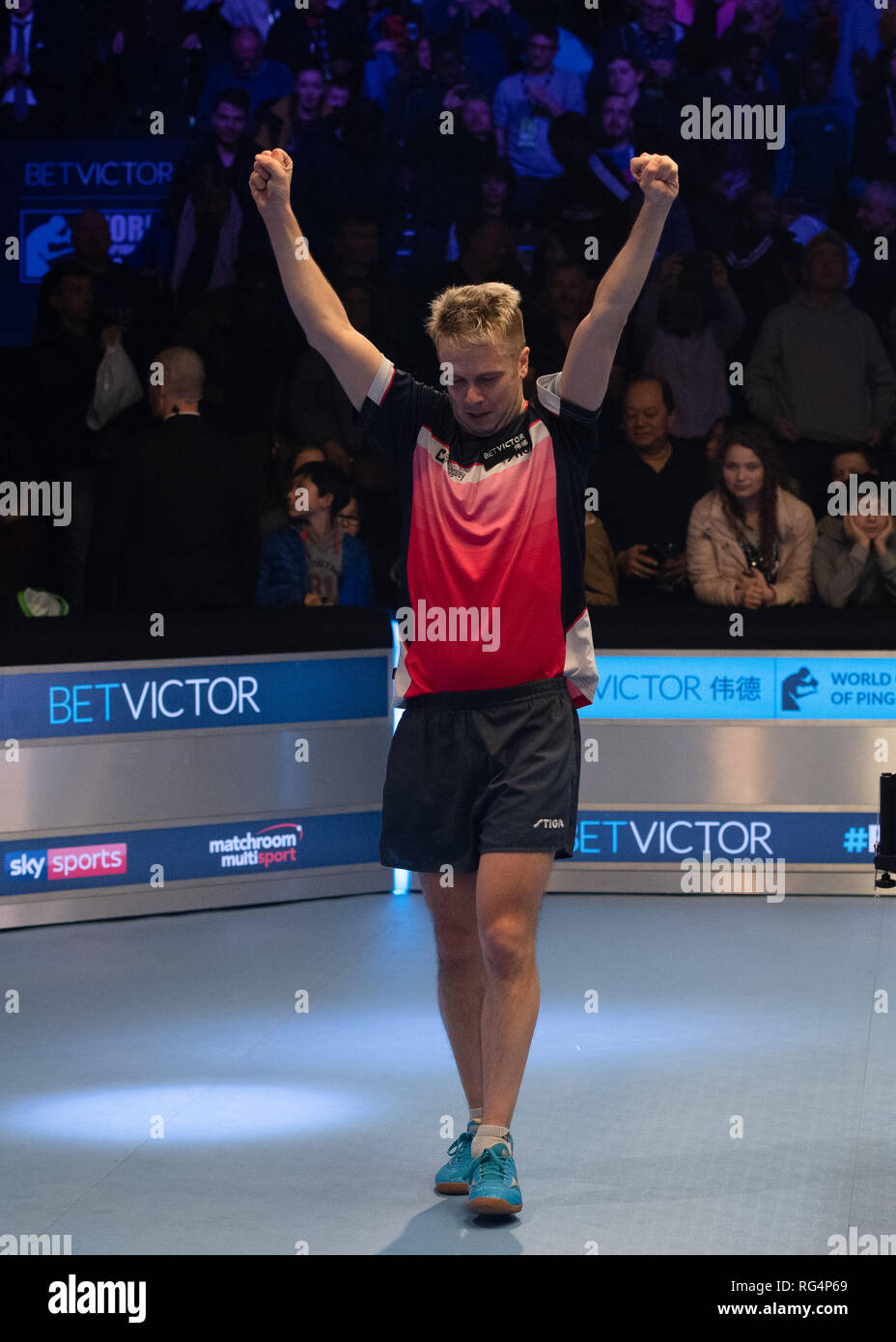 Londra, Regno Unito. 27 gennaio, 2019. Andrew Baggaley (ITA) celebra vincendo la Finale Betvictor durante il Campionato del Mondo di Ping Pong - 2019 tournament - ultimi 16 knockout stage presso Alexander Palace di Domenica, 27 gennaio 2019. Londra Inghilterra. (Solo uso editoriale, è richiesta una licenza per uso commerciale. Nessun uso in scommesse, giochi o un singolo giocatore/club/league pubblicazioni.) Credito: Taka G Wu/Alamy News Credito: Taka Wu/Alamy Live News Foto Stock