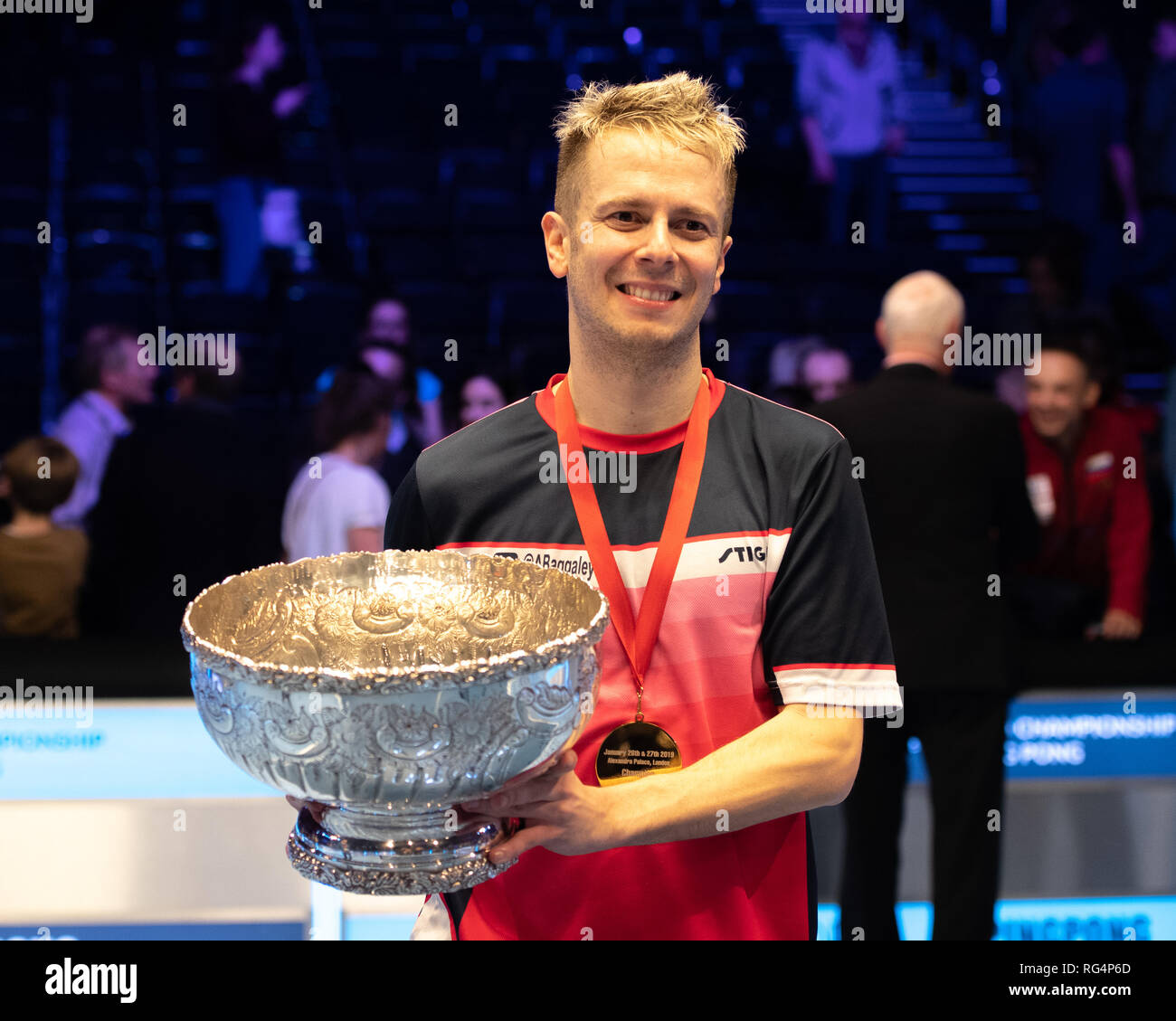 Londra, Regno Unito. 27 gennaio, 2019. Andrew Baggaley (ITA) celebra vincendo la Finale Betvictor durante il Campionato del Mondo di Ping Pong - 2019 tournament - ultimi 16 knockout stage presso Alexander Palace di Domenica, 27 gennaio 2019. Londra Inghilterra. (Solo uso editoriale, è richiesta una licenza per uso commerciale. Nessun uso in scommesse, giochi o un singolo giocatore/club/league pubblicazioni.) Credito: Taka G Wu/Alamy News Credito: Taka Wu/Alamy Live News Foto Stock