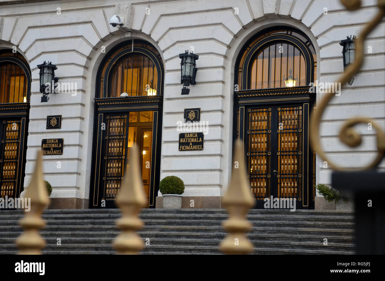 La Banca nazionale di Romania (Banca Națională a României) edificio, Bucarest, Romania, Novembre 2018 Foto Stock