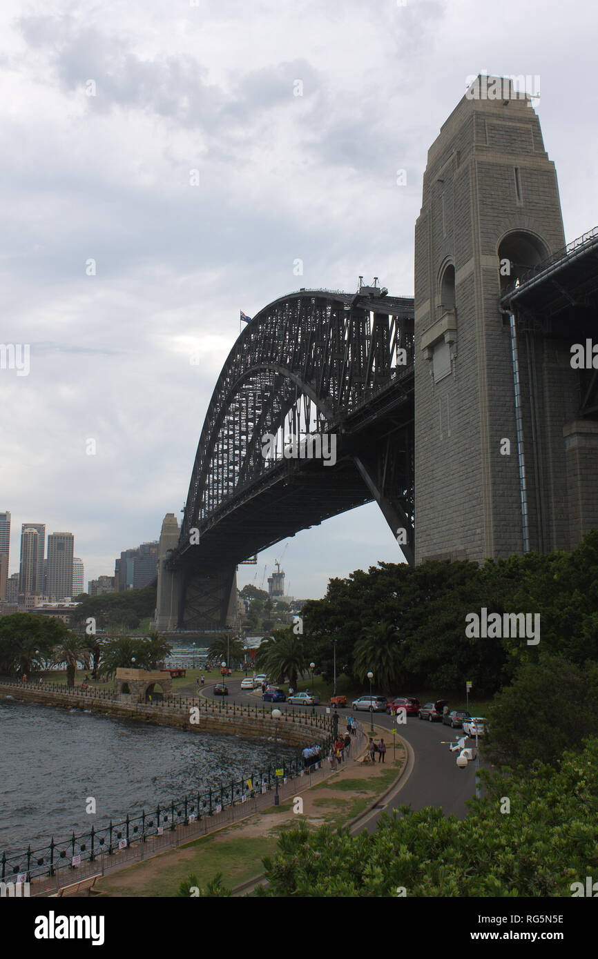 Sydney Harbour Bridge da Bradfield Park, North Sydney, Sydney, Nuovo Galles del Sud, Australia Foto Stock