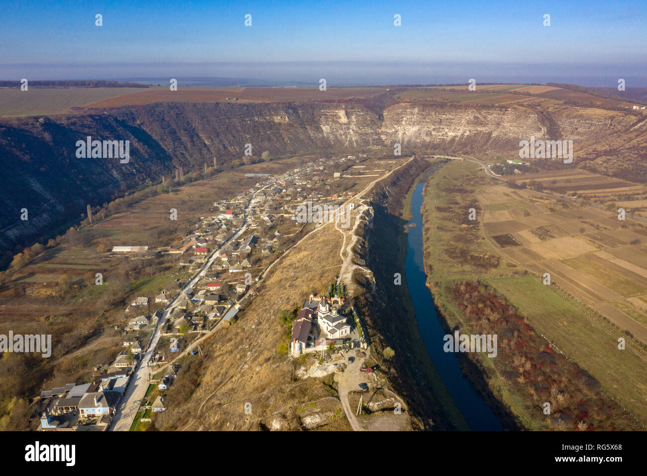 Il vecchio Orhey valley con i moldavi villaggio tradizionale e monastero ortodosso Foto Stock