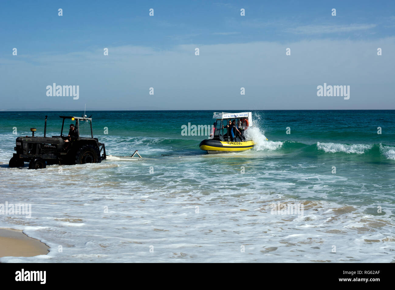 Manta lodge barca lanciata a casa Spiaggia, Point Lookout, North Stradbroke Island, Queensland, Australia Foto Stock