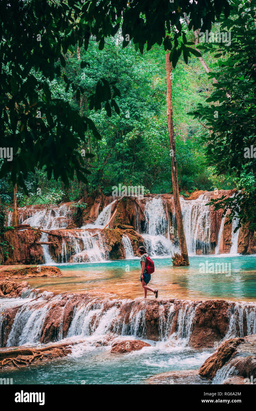 Incredibile Tad Sae cascata al di fuori di Luang Prabang. Gemma Nascosta in Laos. Non popolare e meno affollata. Più conosciuto dalla gente locale. Foto Stock