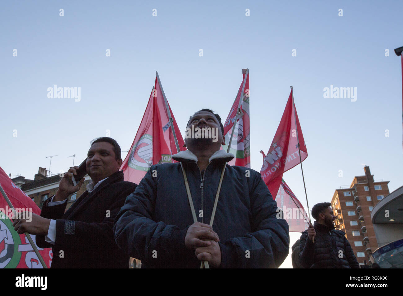 Londra, Regno Unito. Il 28 gennaio 2019. Noleggio privato di driver di protesta contro la tassa di congestione e di discriminazione nei confronti dei piloti fuori TFL uffici a Southwark . Credito: George Wright Cracknell/Alamy Live News Foto Stock