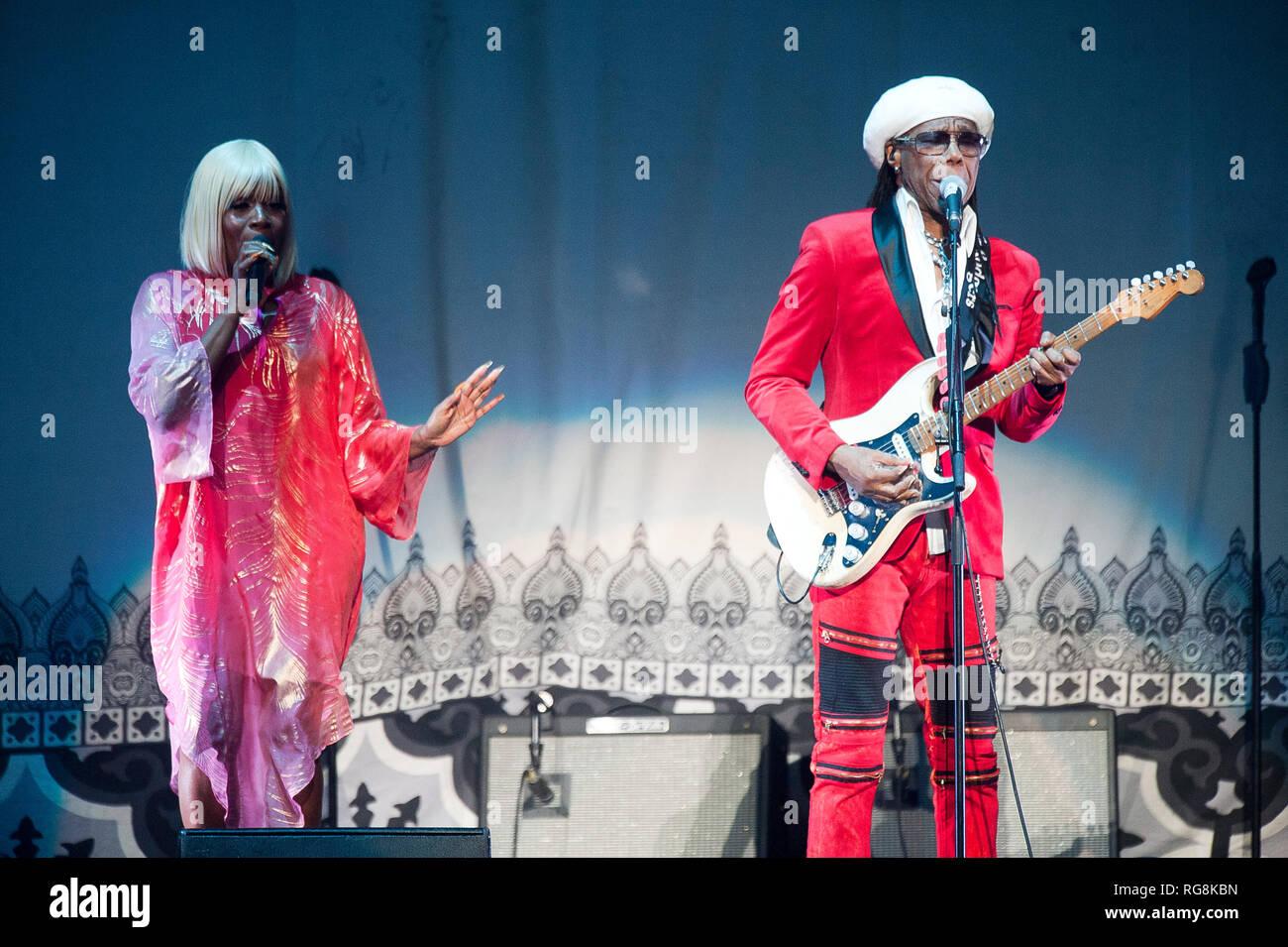 Raleigh, North Carolina, Stati Uniti d'America. Il 27 gennaio 2019. Musicista Nile Rodgers suona dal vivo con chic come loro 2019 fa una sosta al PNC Arena si trova in Raleigh. Copyright 2019 Jason Moore. Credito: Jason Moore/ZUMA filo/Alamy Live News Foto Stock