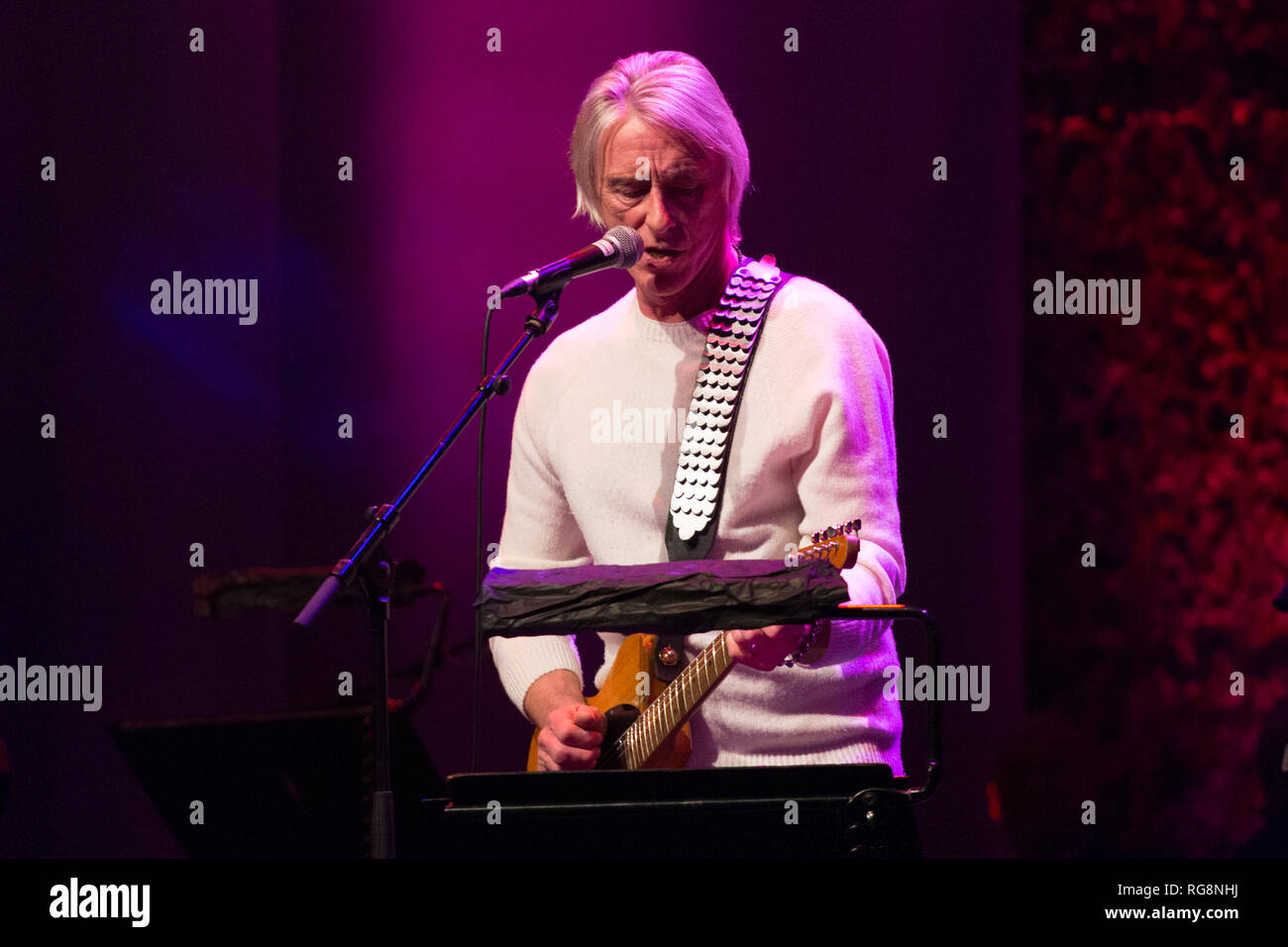 Glasgow, Scotland, Regno Unito. 27 gennaio, 2019. Paul Weller, musicista inglese, eseguita in corrispondenza di grazia e di pericolo concerto per John Martyn, Celtic Connections 2019, Glasgow, Scotlandd. Credito: Pauline Keightley/Alamy Live News Foto Stock