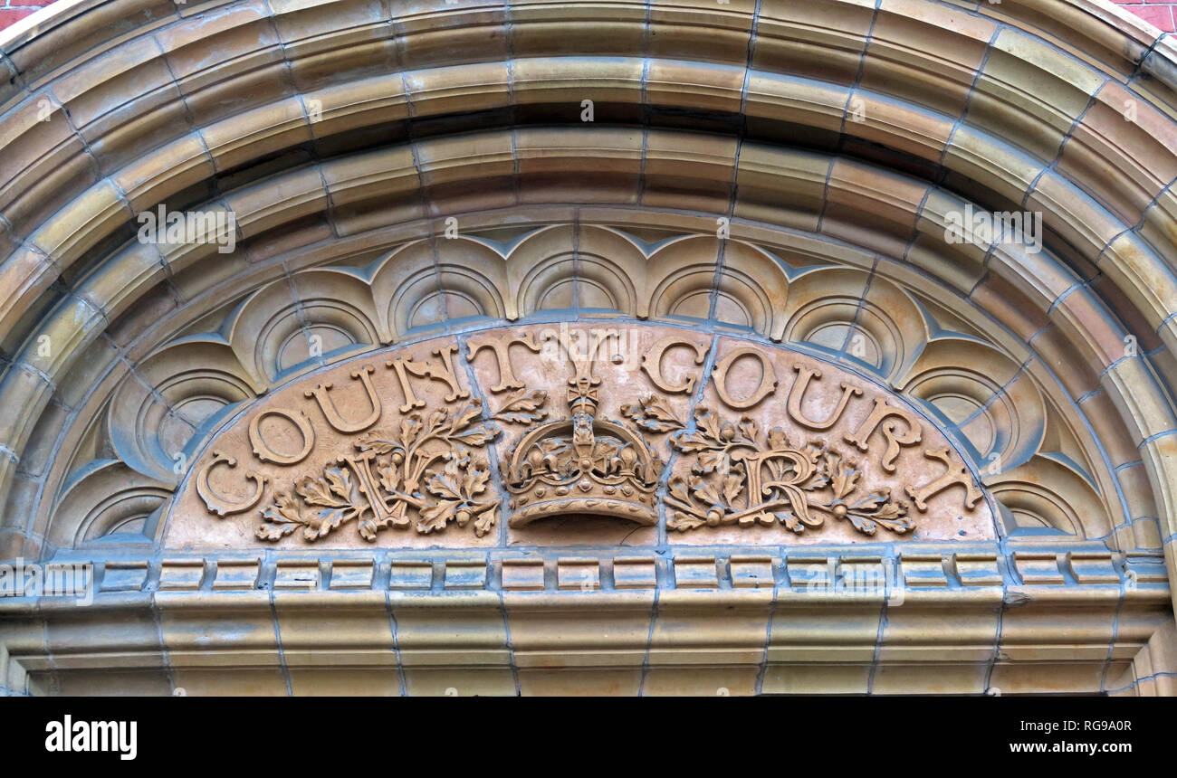 Cheshire County Court, Stone work, ora parte del Pyramid Arts Center , Warrington, North West England, UK, Foto Stock
