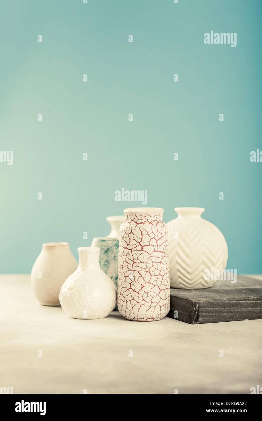 Luce di vari vasi colorati Foto Stock
