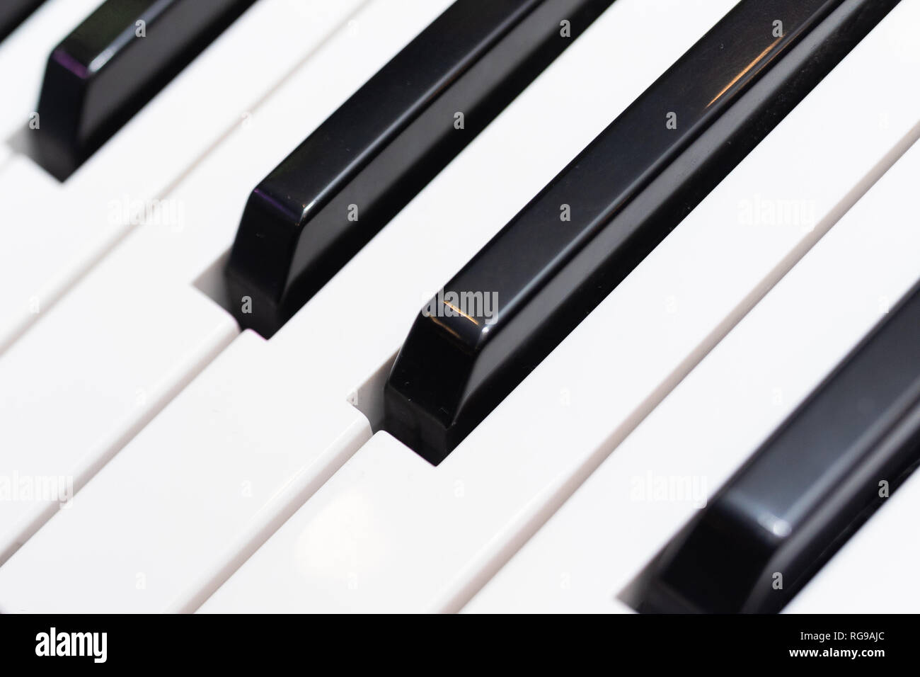 In bianco e nero di tasti di pianoforte close up Foto Stock