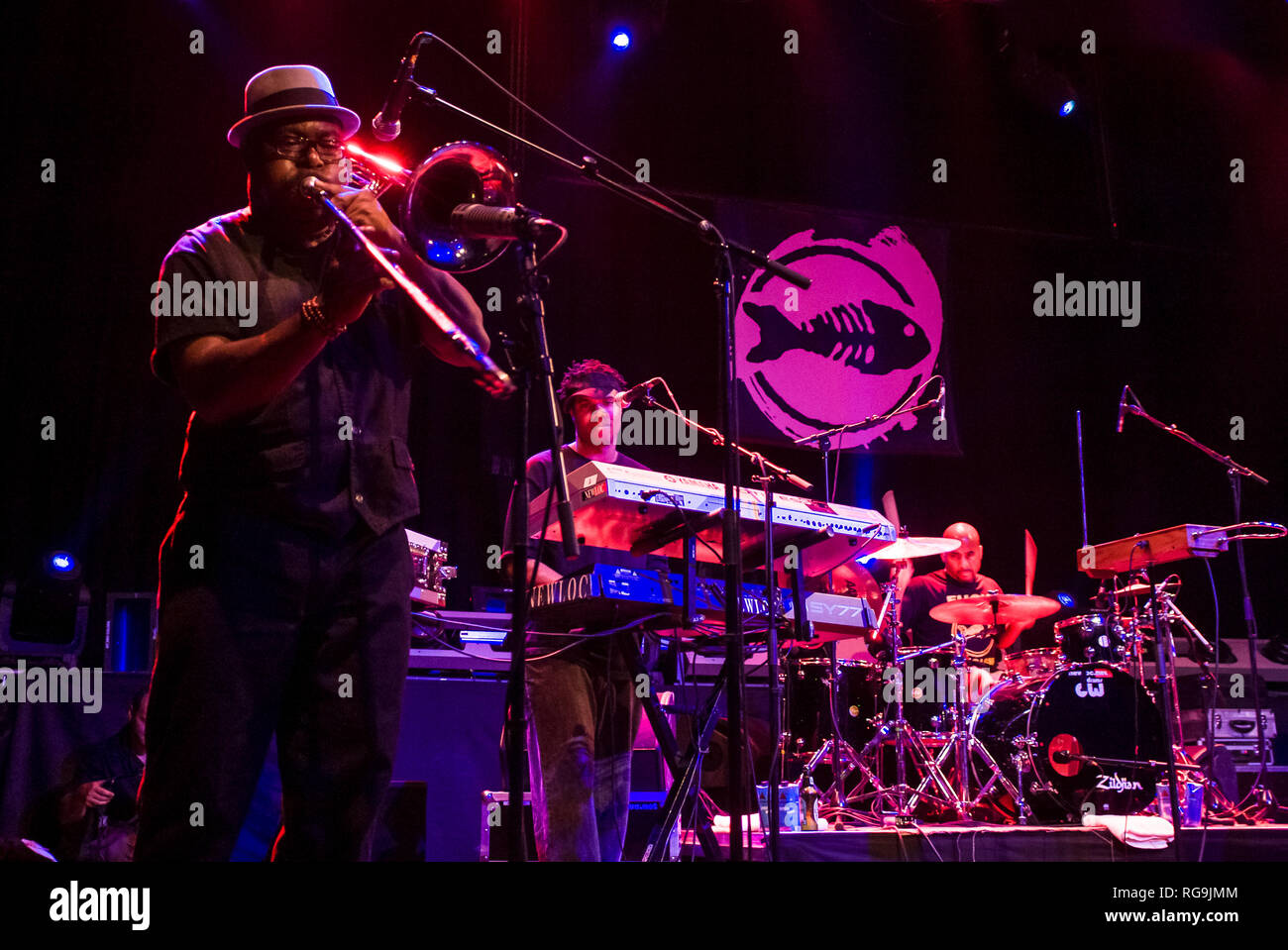 La band alternative rock Fishbone performing live a Kesselhaus, Berlin - Germania. Foto Stock