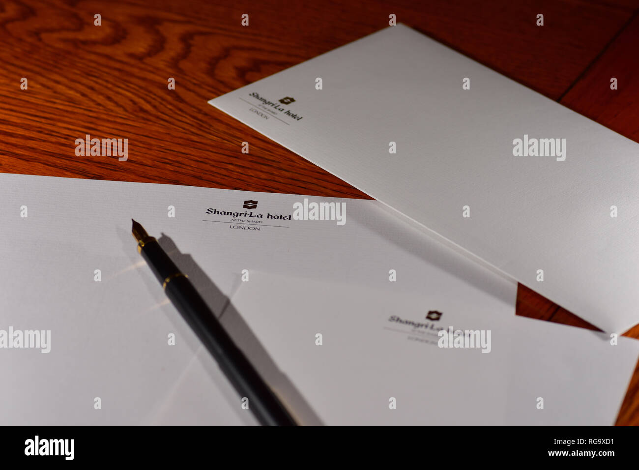 Carta da scrivere in Shangri La Hotel a Shard London REGNO UNITO Foto Stock