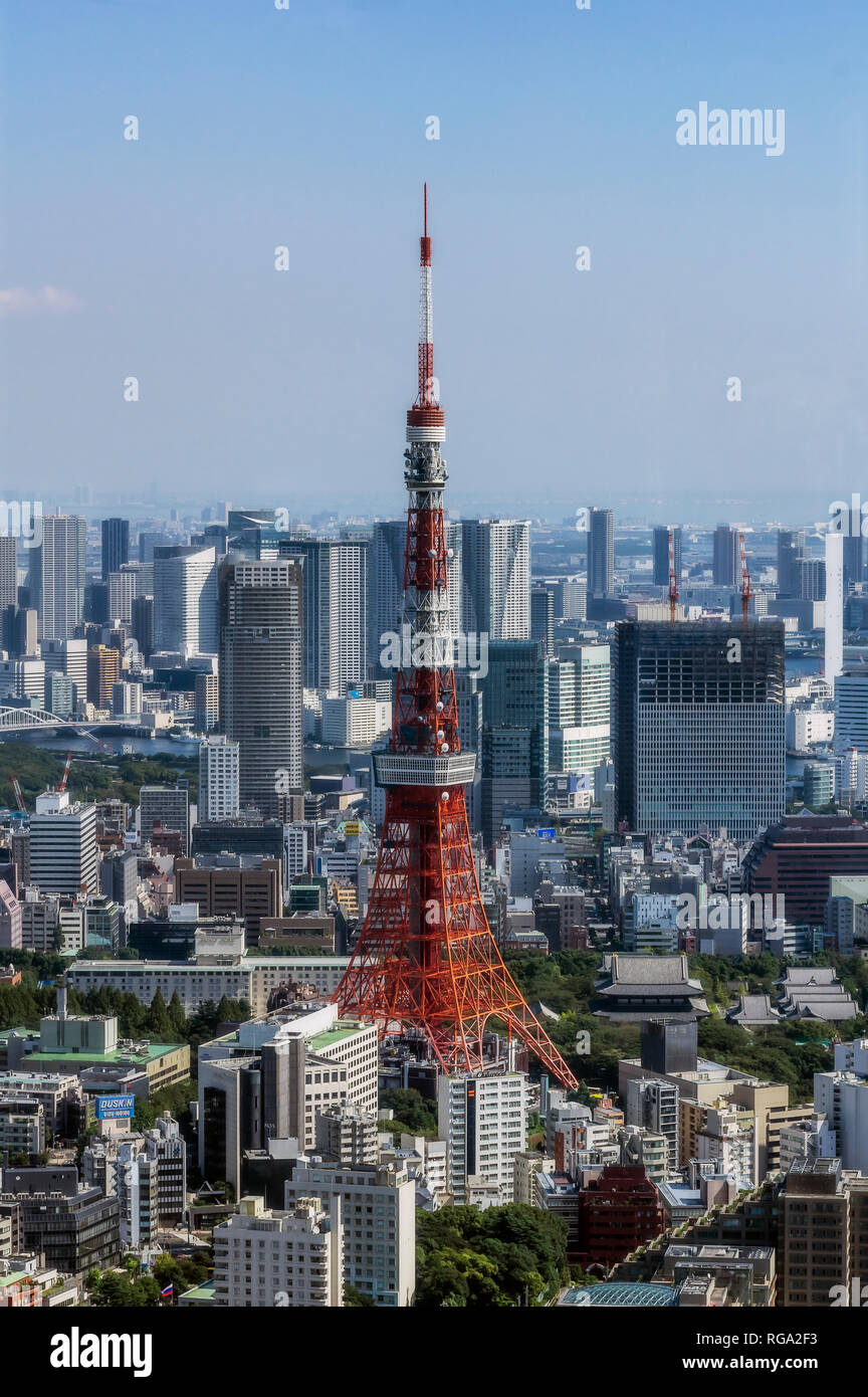 Giappone, Tokyo, vista città con la Torre di Tokyo Foto Stock