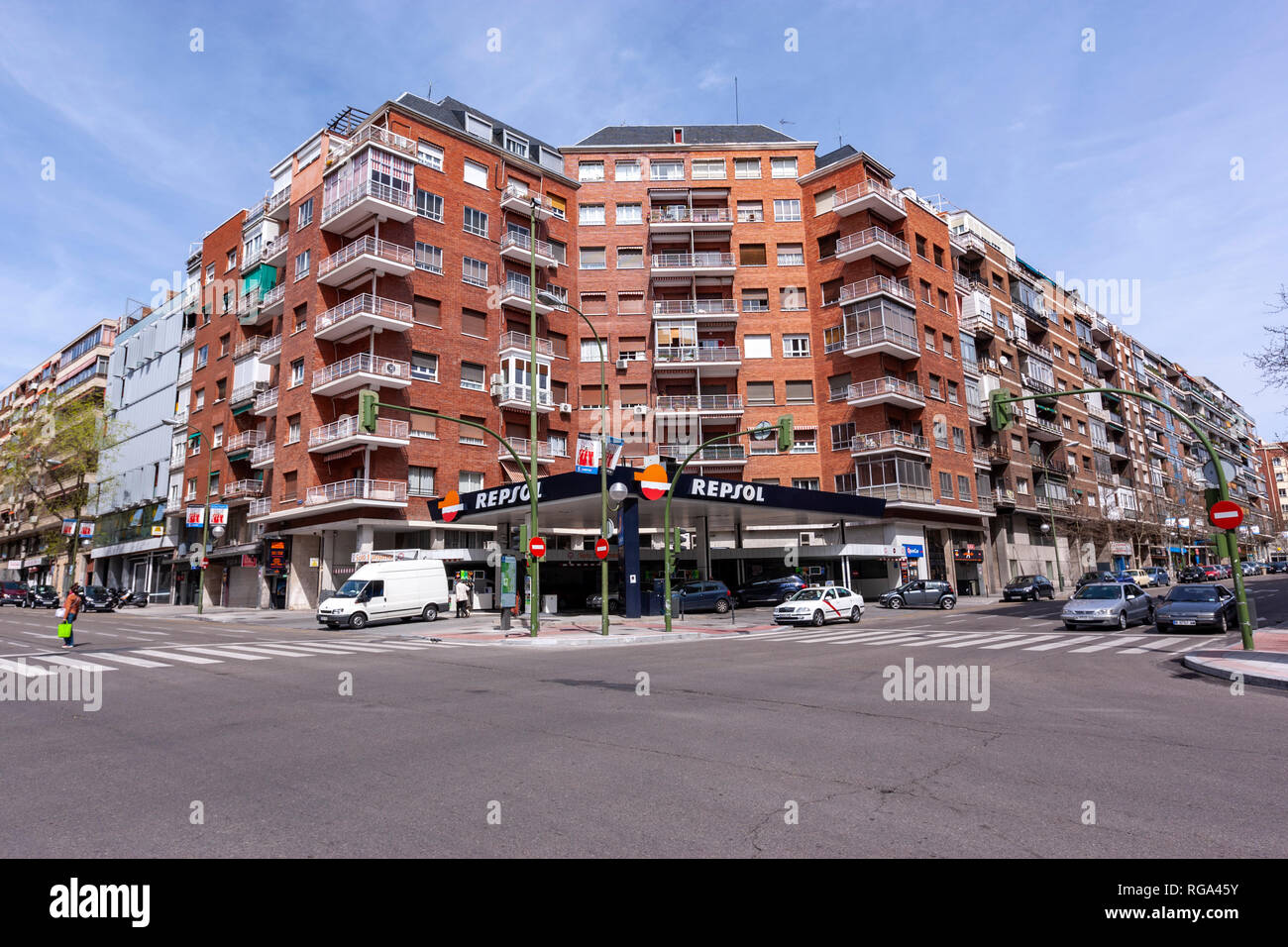 Repsol stazione di benzina in Calle Bravo Murillo e Calle de Ríos Rosas, Madrid, Spagna Foto Stock