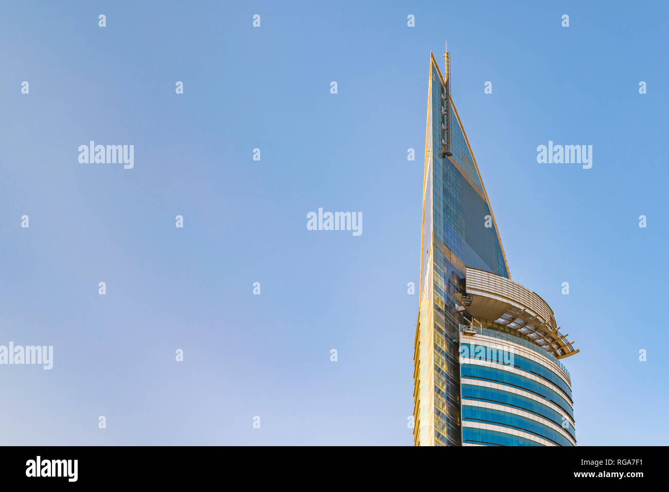 Stile contemporaneo Telecommunications Tower è un edificio situato a Montevideo, il grattacielo più alto edificio in Uruguay. Foto Stock