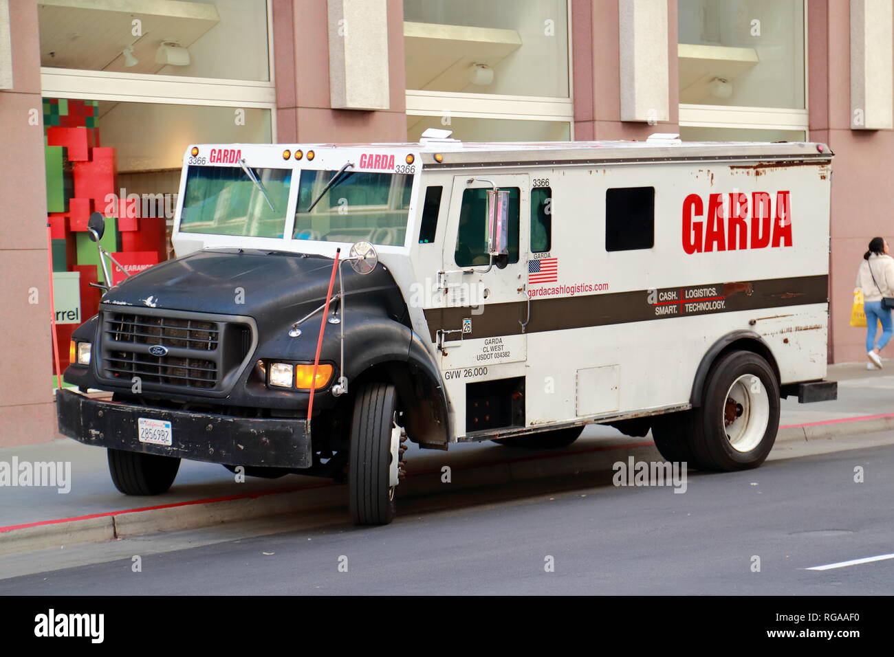 Garda Carrello blindato in Stockton Street, Auckland, Nuova Zelanda Foto Stock