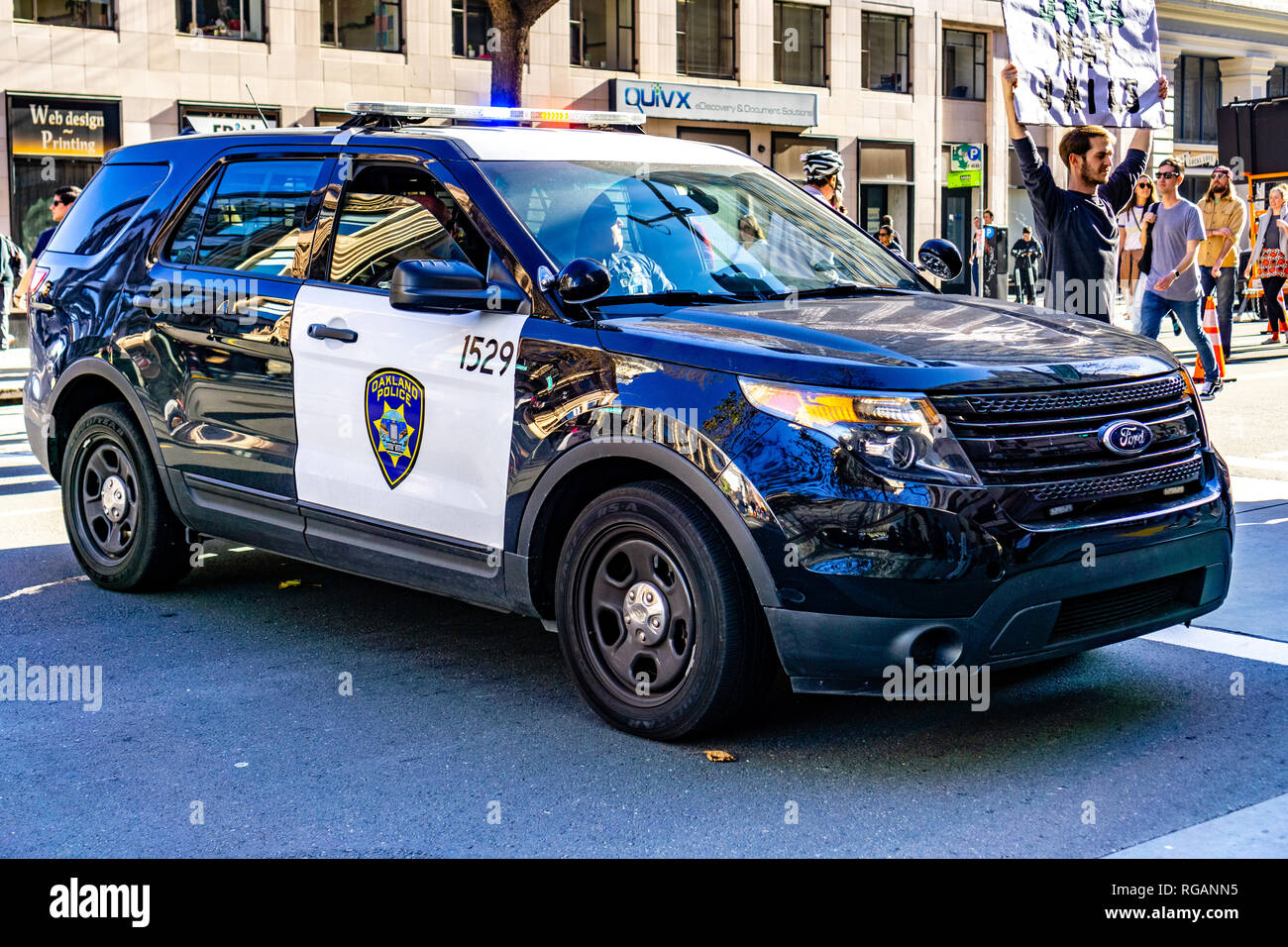 Gennaio 27, 2019 Oakland / CA / STATI UNITI D'AMERICA - Oakland il dipartimento di polizia veicolo parcheggiato sulla strada Foto Stock