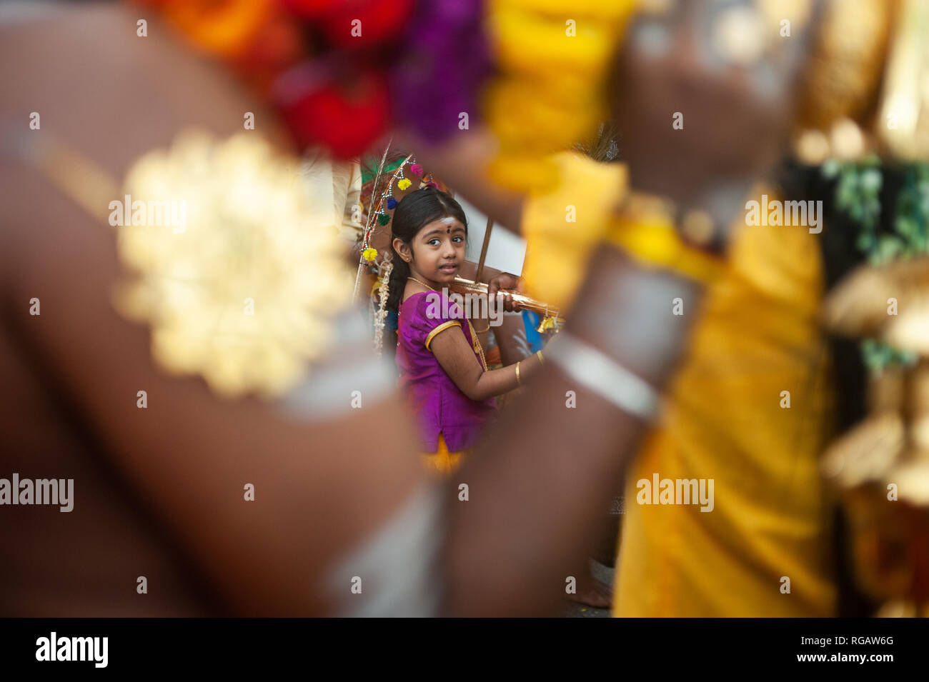 21.01.2019, Singapore, Repubblica di Singapore, in Asia - una ragazza durante i preparativi per il festival di Thaipusam al Sri Srinivasa Perumal Temple. Foto Stock