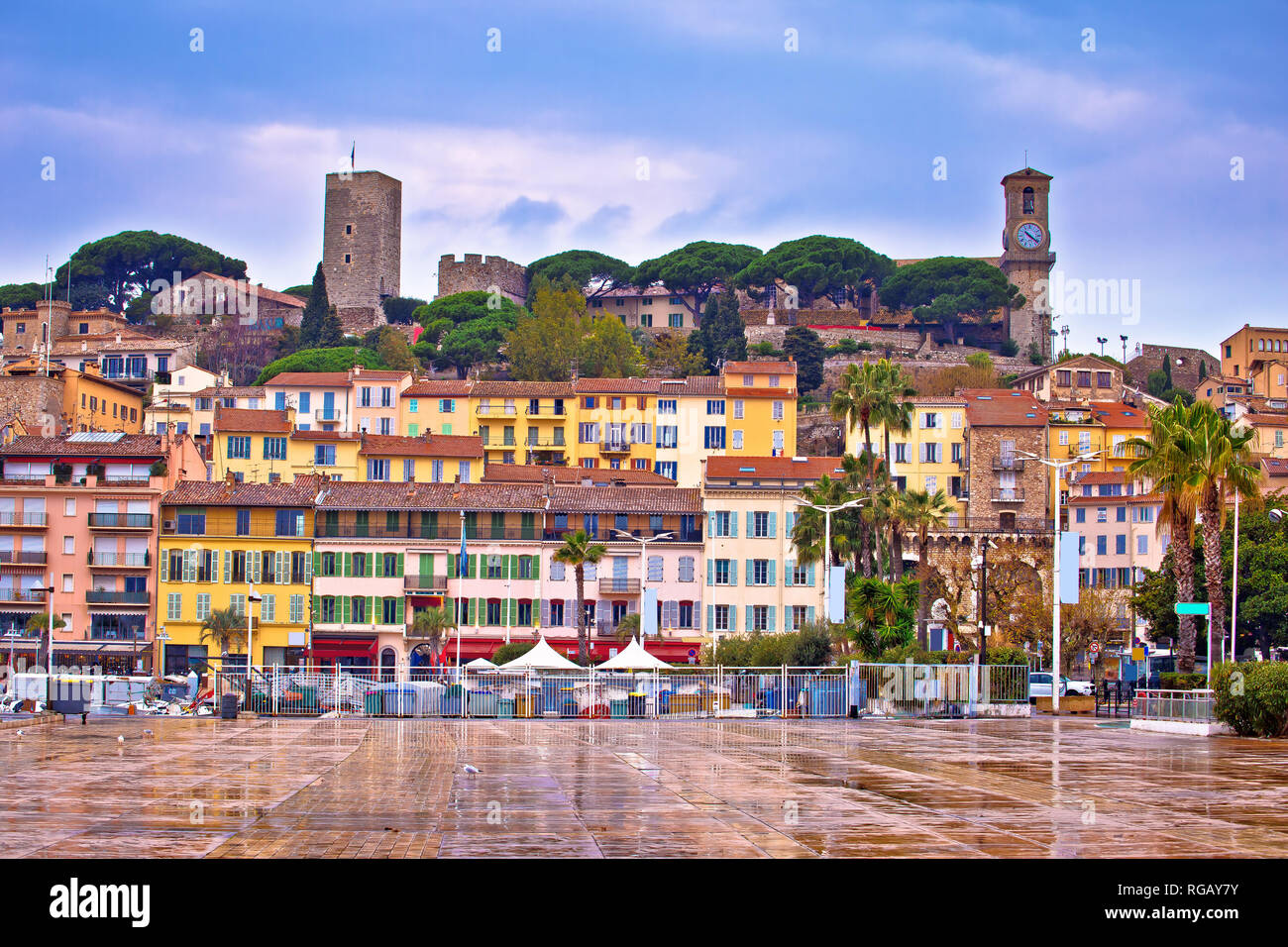 La città vecchia di Cannes sulla Costa Azzurra Visualizzare architettura, Alpes-Maritimes dipartimento di Francia Foto Stock
