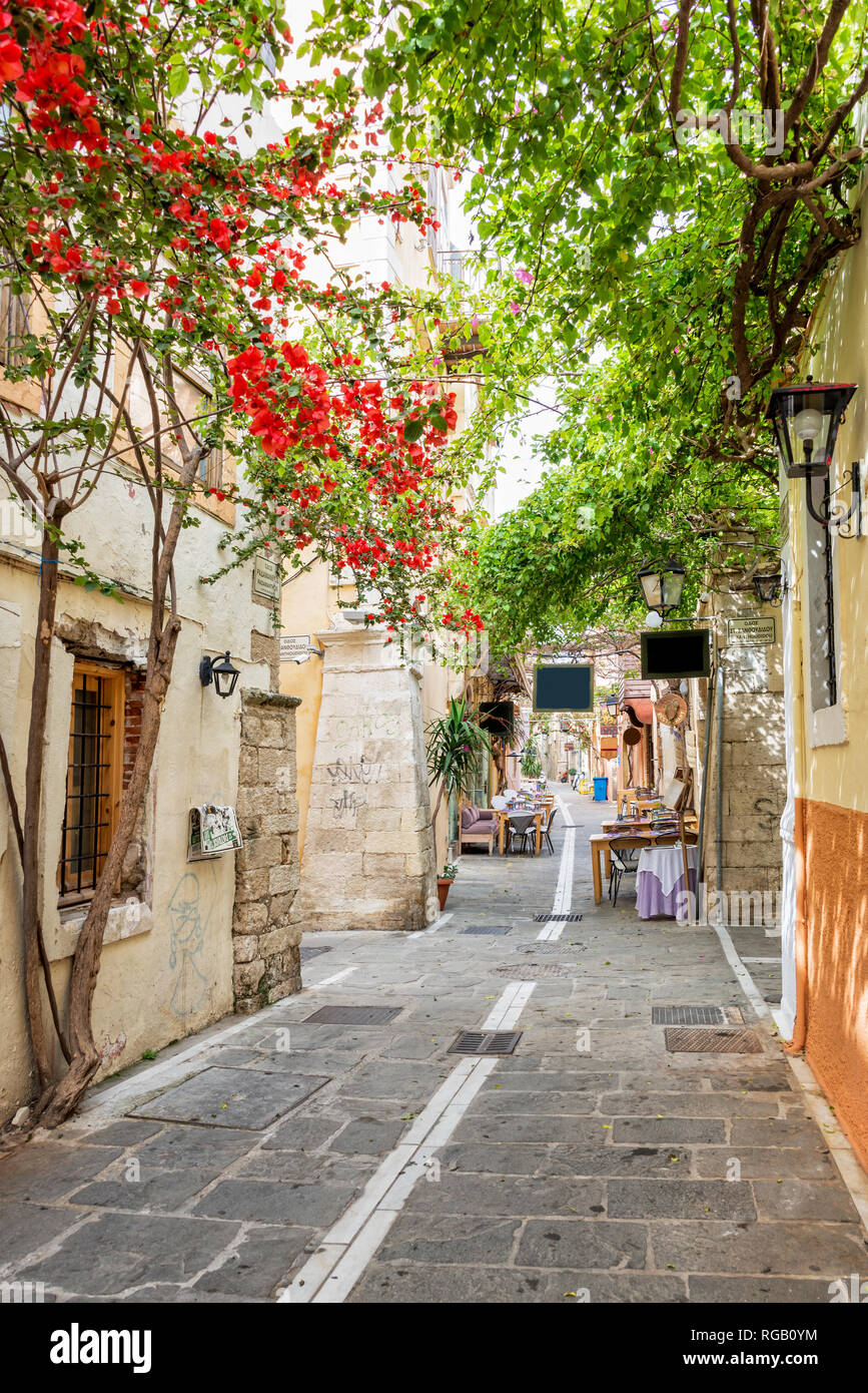 Strada pedonale nel centro storico di Rethymno in Creta, Grecia Foto Stock