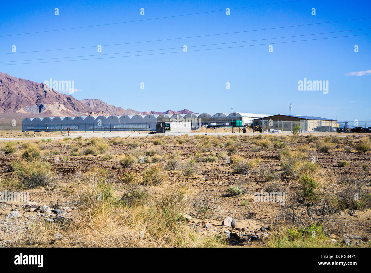 Maggio 28, 2018 Death Valley / CA / STATI UNITI D'AMERICA - Vista esterna del Dispensario di marijuana situata a valle della morte Junction Foto Stock