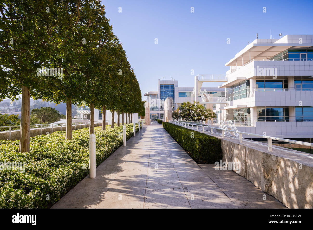 Giugno 8, 2018 Los Angeles / CA / STATI UNITI D'AMERICA - Paesaggio di Getty Center, complesso progettato dall'architetto Richard Meier Foto Stock
