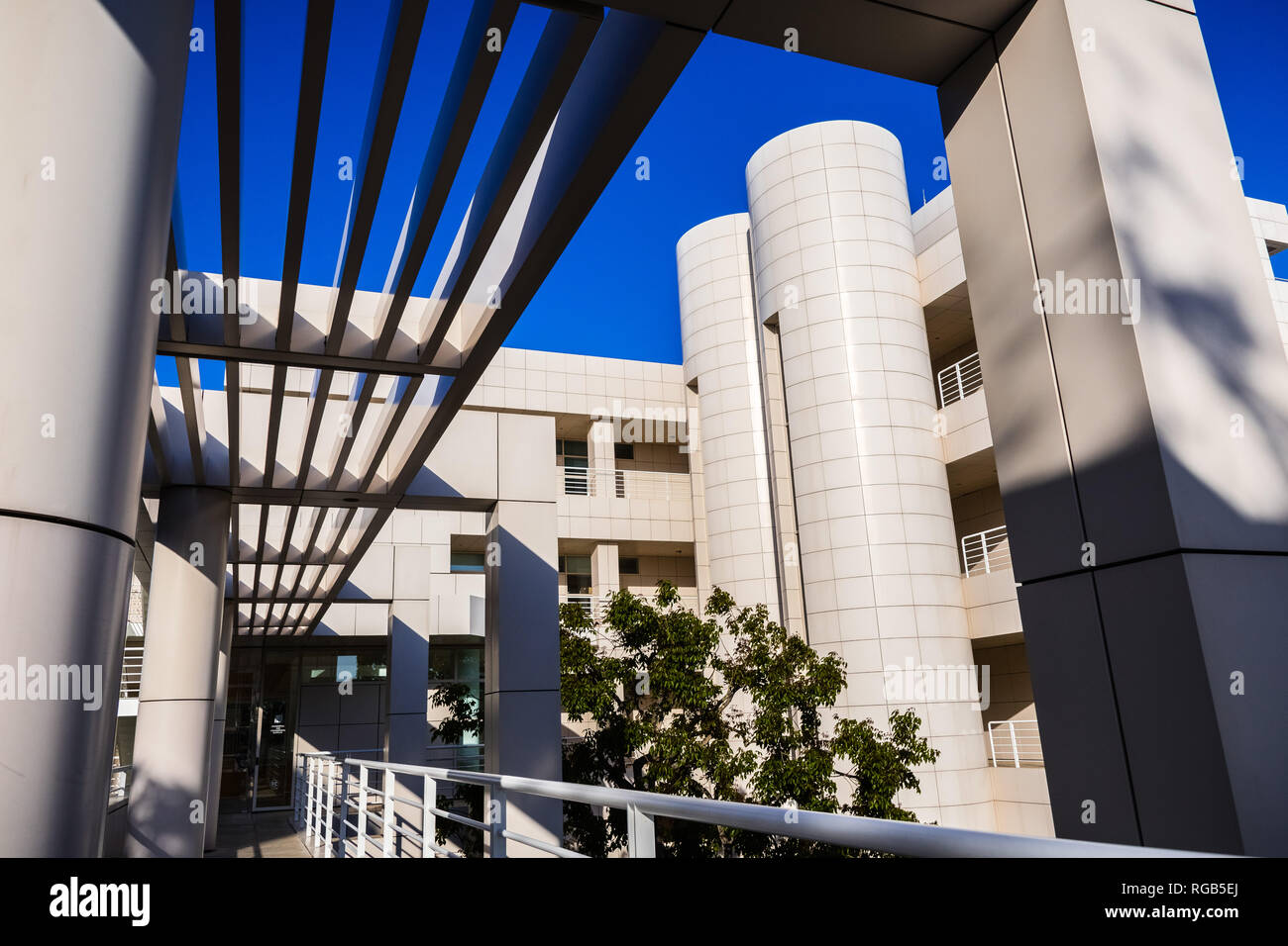 Giugno 8, 2018 Los Angeles / CA / STATI UNITI D'AMERICA - Vista esterna dell'istituto di conservazione / Foundation di Getty Center progettato dall'architetto Richard Meier; Foto Stock