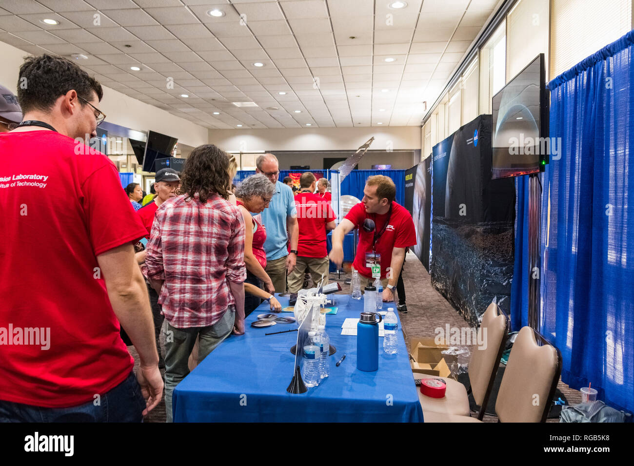 Giugno 10, 2018 La Canada Flintridge / CA / USA - Le persone che partecipano a "un biglietto per esplorare il JPL' dell'evento Foto Stock