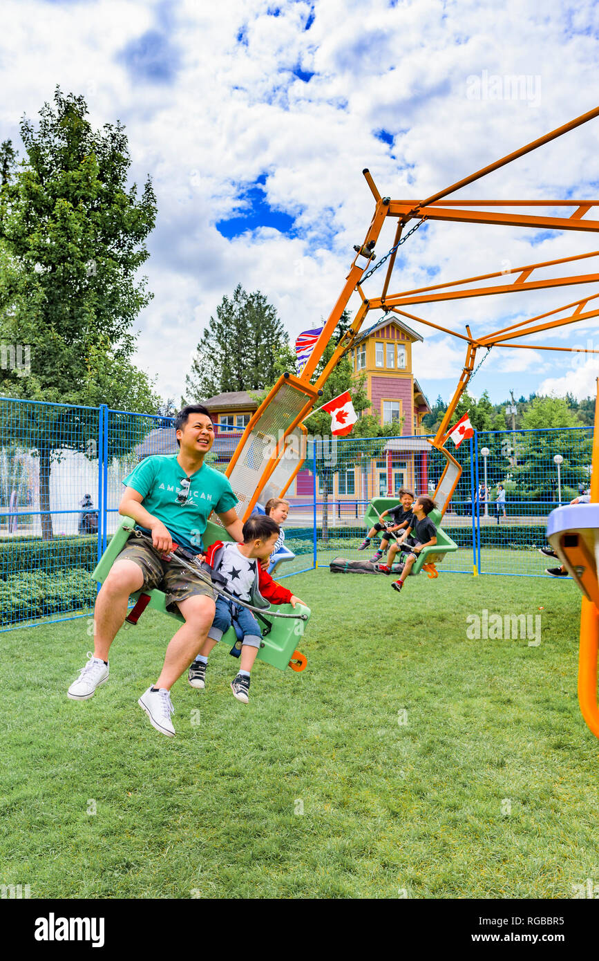 Parco dei divertimenti di ride, Golden Spike Days Festival, Rocky Point Park, Port Moody, British Columbia, Canada. Foto Stock