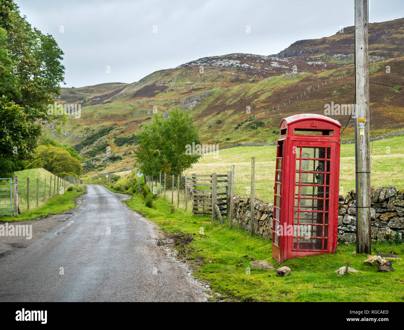 Regno Unito, Scozia, Highland, cabina telefonica a North Coast 500 Foto Stock