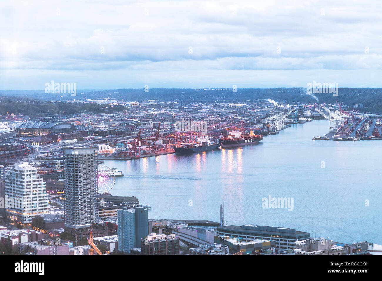 Stati Uniti d'America, nello Stato di Washington, Seattle, Porto di sera Foto Stock