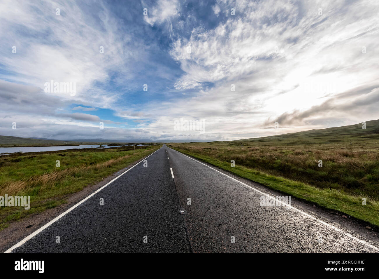 Gran Bretagna, Scozia, Highlands scozzesi, Glencoe, Rannoch Moor, A82 road a Lochan na Hâ€™Achlaise Foto Stock