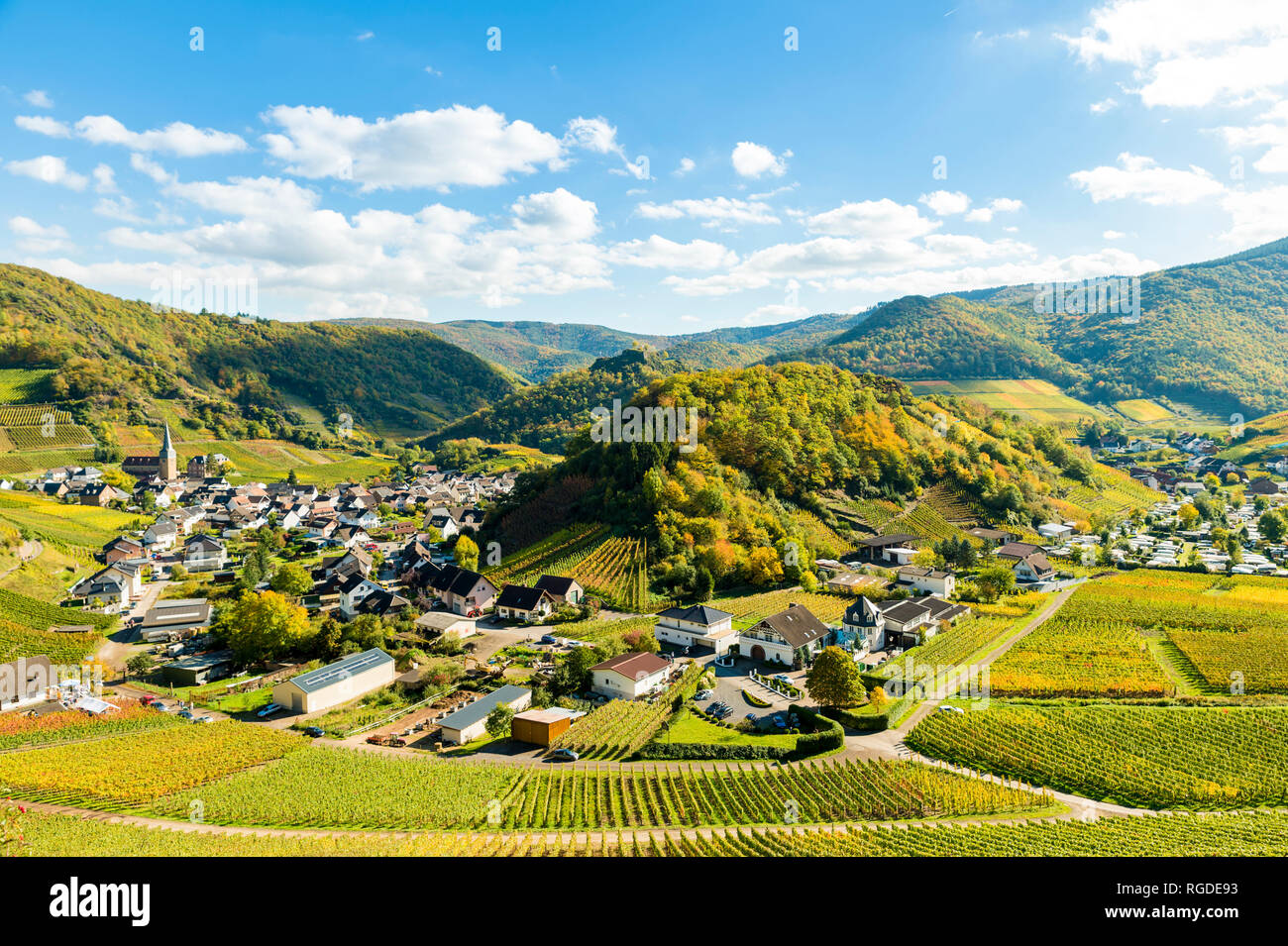 In Germania, in Renania Palatinato, Valle dell'Ahr, Maischoss, villaggio del vino Foto Stock