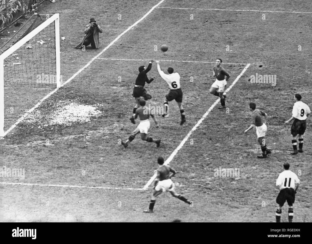 Soccer, Inghilterra, Italia, 1951 Foto Stock