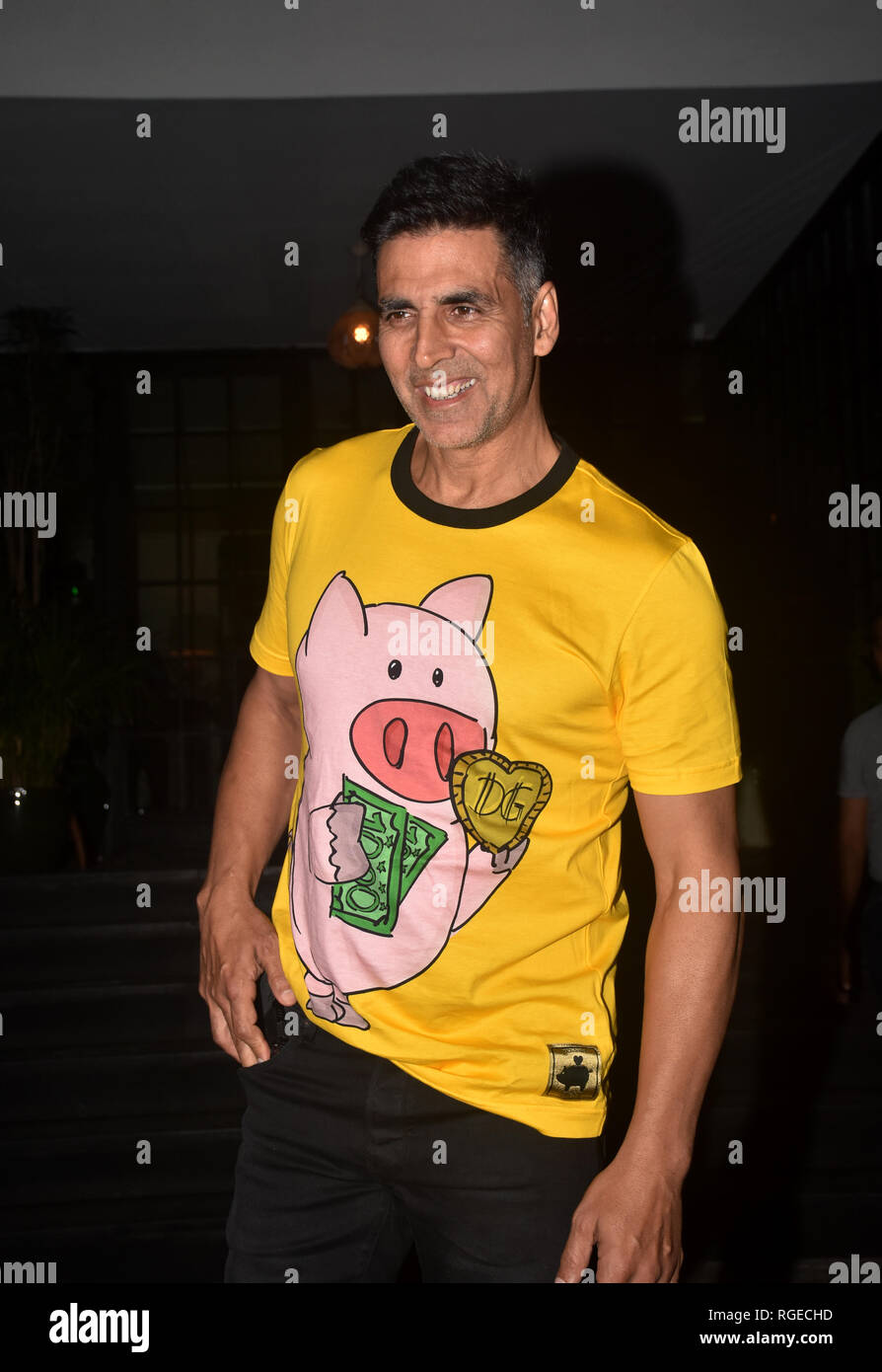 Mumbai, India. 28 gen, 2019. Attore Akshay Kumar individuato dopo la cena presso la Soho House di Mumbai. Credito: SOPA Immagini limitata/Alamy Live News Foto Stock