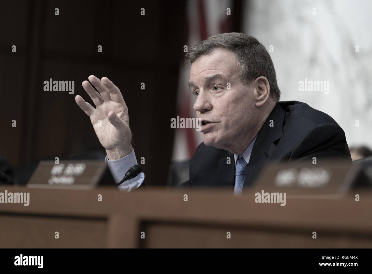 Washington, Distretto di Columbia, Stati Uniti d'America. 29 gen, 2019. Vice Presidente del Senato Intelligence Comitato Mark Warner (D-VA) all'audizione sulle minacce a livello mondiale nel 2019 Credit: Douglas Christian/ZUMA filo/Alamy Live News Foto Stock