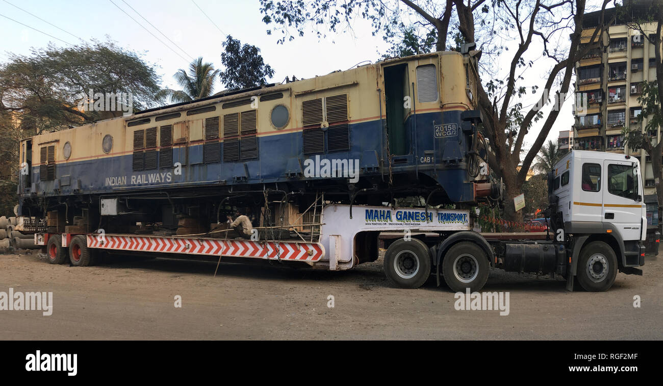 Spostando WCAM 3 motore a kalyan merci ferroviarie stazione India Maharashtra Foto Stock