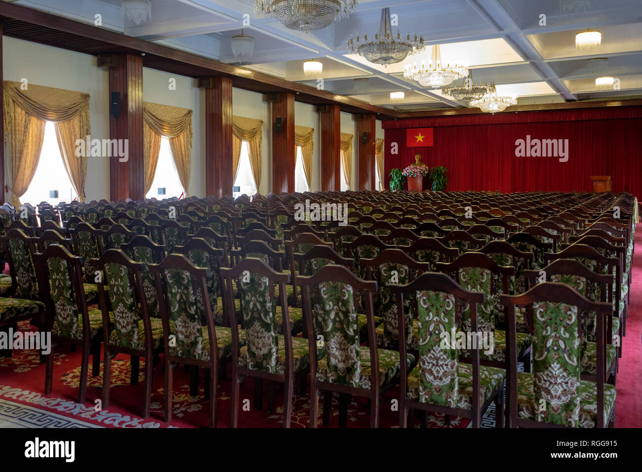 Sala conferenze presso il palazzo di indipendenza riunificazione aka Palace (ex Palazzo Presidenziale) nella città di Ho Chi Minh, Vietnam Foto Stock