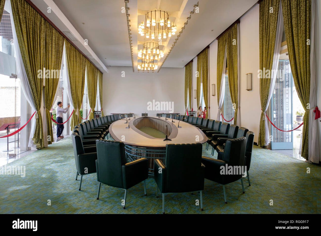 Dei ministri cabinet room presso l'indipendenza Palace aka Palazzo della Riunificazione (ex Palazzo Presidenziale) nella città di Ho Chi Minh, Vietnam Foto Stock