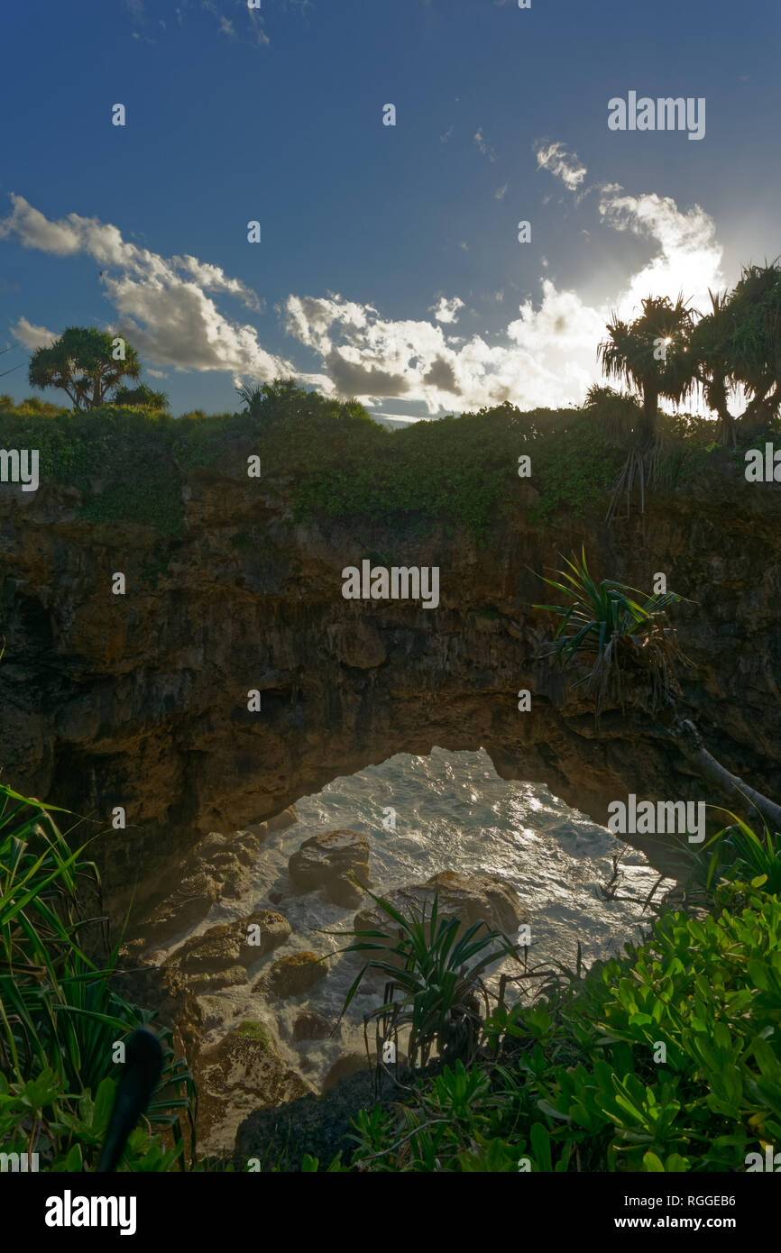 Hufangalupe naturale di ponte di terra, isola di Tongatapu, Regno di Tonga. South Pacific Island. Foto Stock