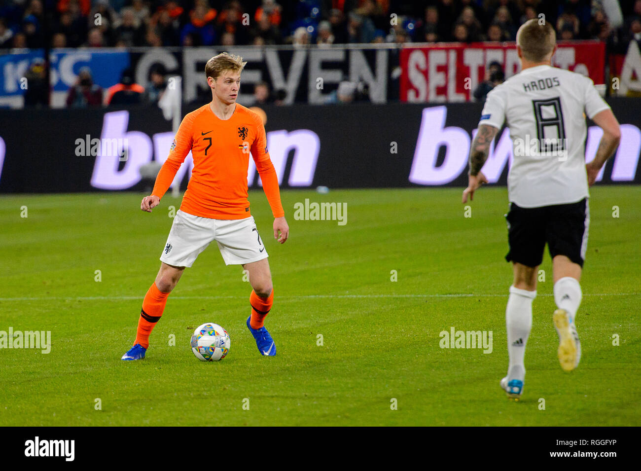 GELSENKIRCHEN - Nov 19, 2018: Frenkie De Jong 7 in azione. Germania - Paesi Bassi. UEFA lega delle nazioni. Schalke 04 Stadium. Foto Stock