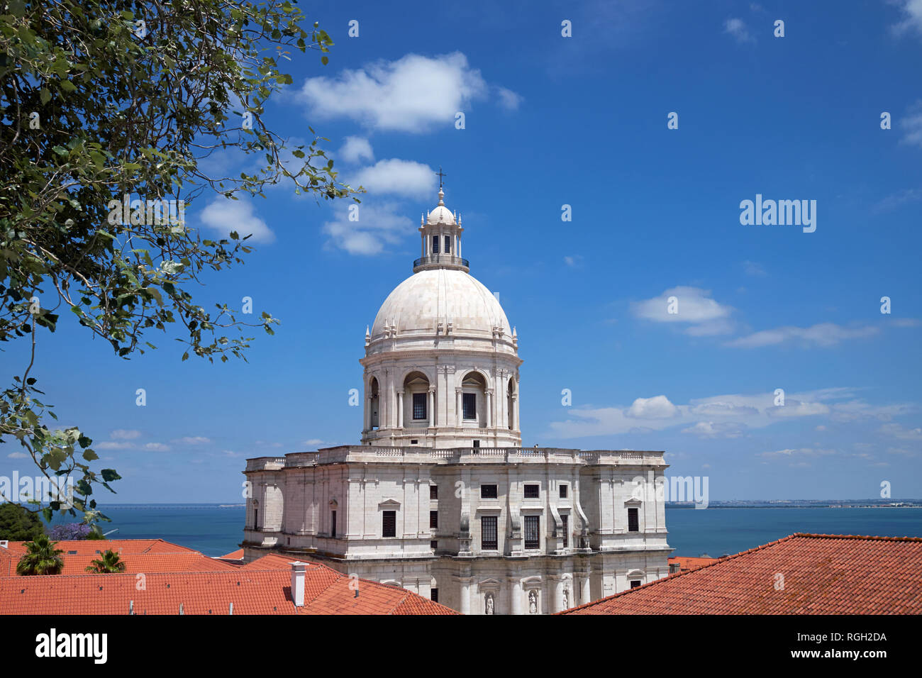 Il Pantheon Nazionale (Panteão Nacional), convertito dalla chiesa di Santa Engrácia, Lisbona, Portogallo. Foto Stock