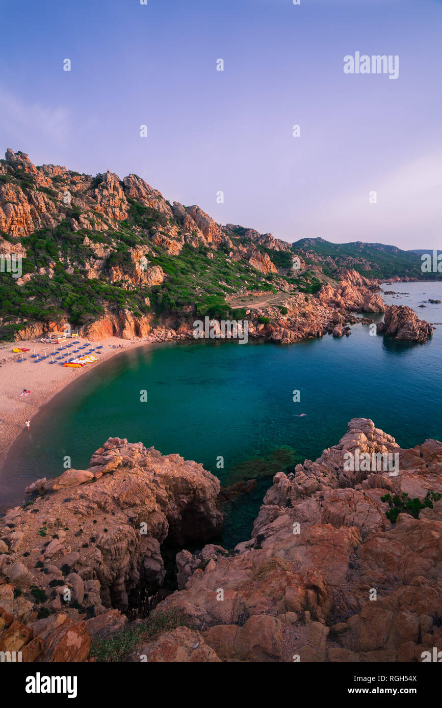 Isola più bella in Europa. Chiare acque del Mar Mediterraneo. Costa Paradiso. Foto Stock