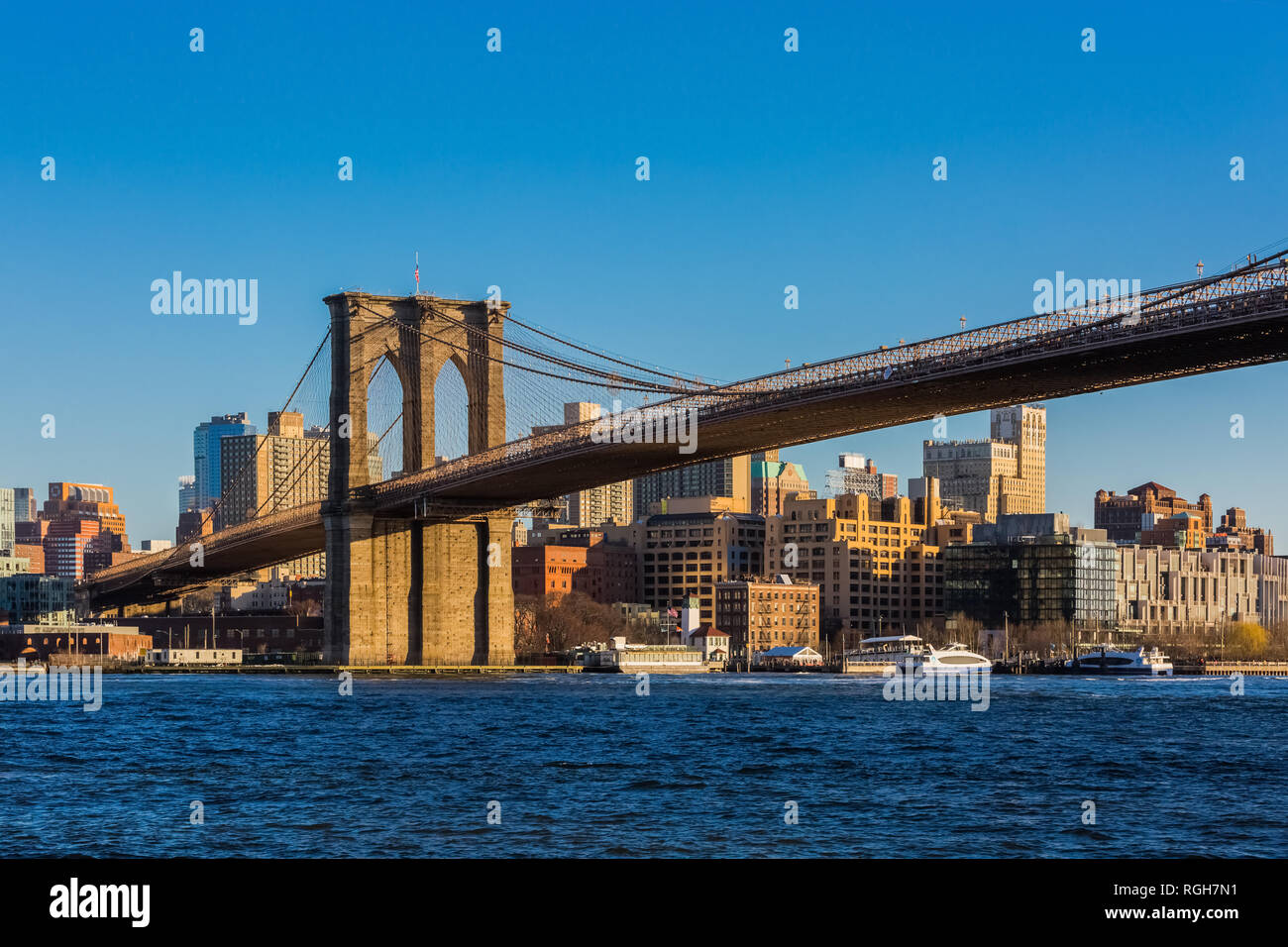 Il Ponte di Brooklyn da punti di riferimento di Manhattan a New York City USA Foto Stock